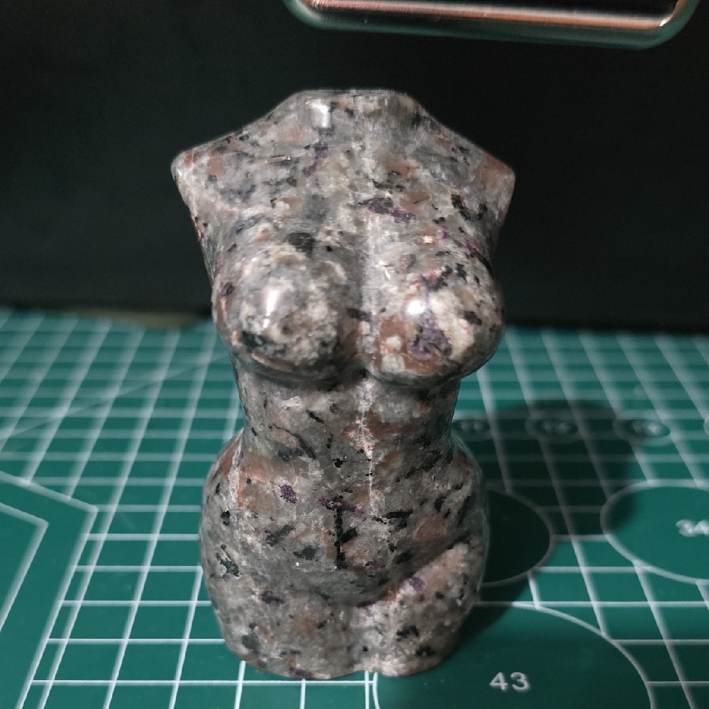 UV reactive Yooperlite Goddess Lady Body